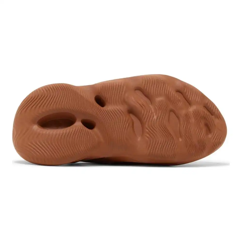 Yeezy Foam Runner Clay Red foto 4
