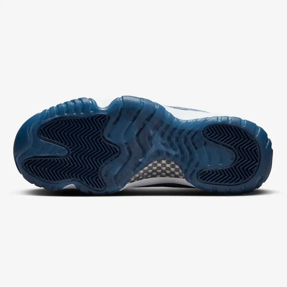 Air Jordan 11 Midnight Navy Velvet foto 5