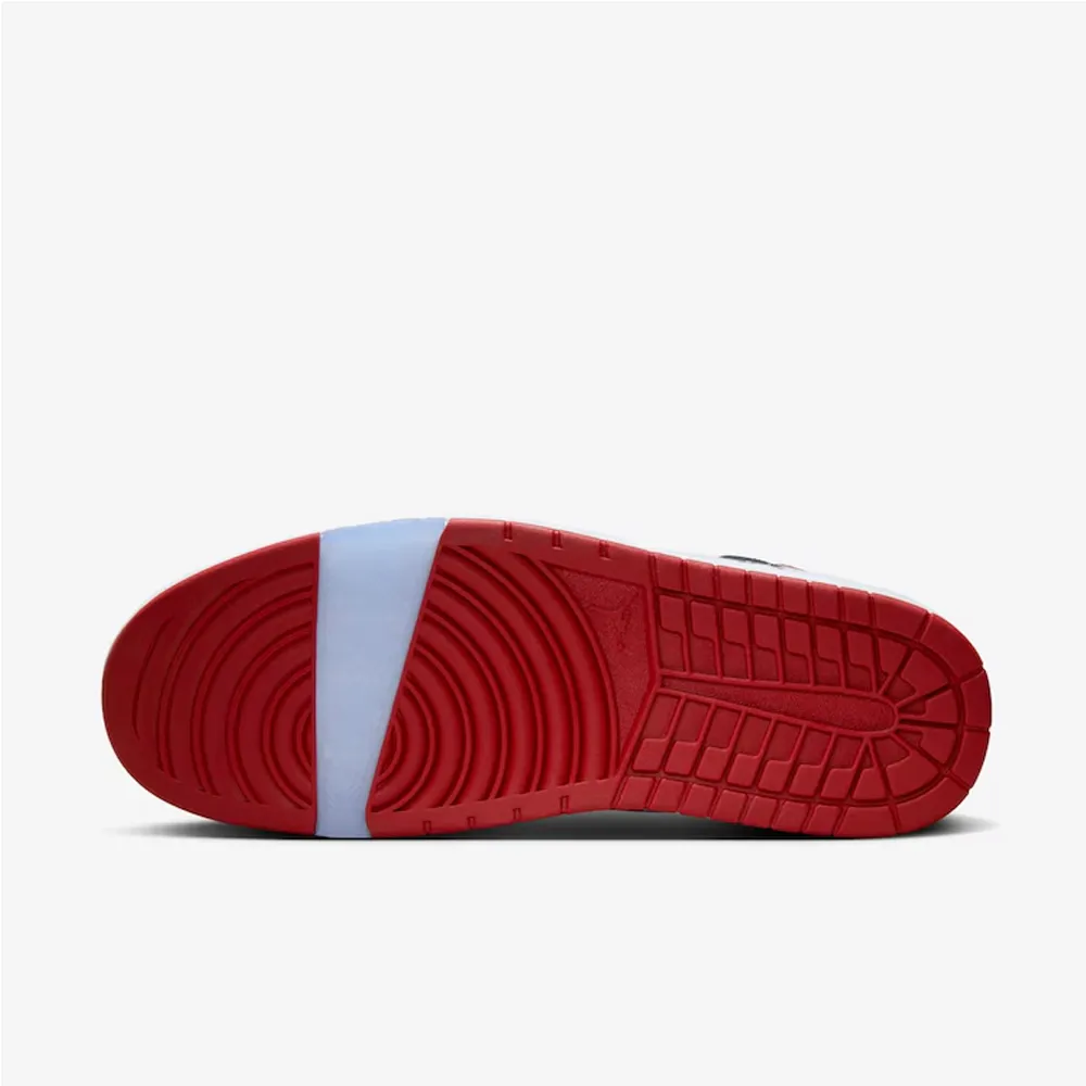 Air Jordan Nu Retro 1 Low Patent Bred foto 4