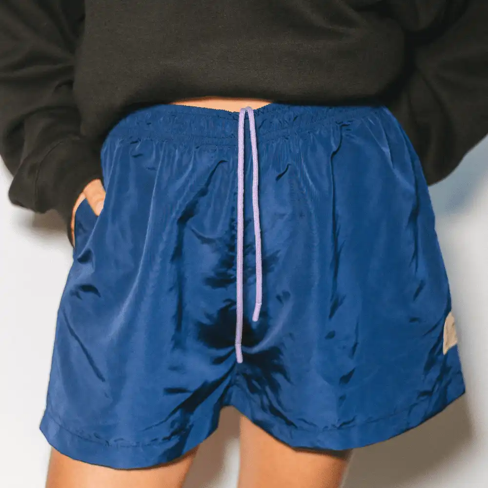 Shorts Isa Lucena Tactel Azul Marinho foto 2