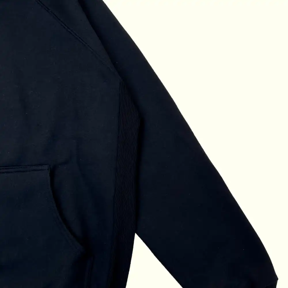 Blusa Isa Lucena Moletom Oversized Com Capuz e Bolso Preto foto 1