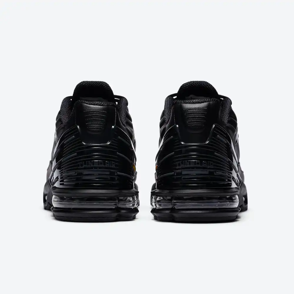 Nike air max plus tn discount black leather