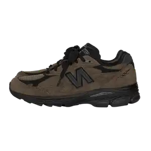 JJJJound x New Balance 990v3 Brown