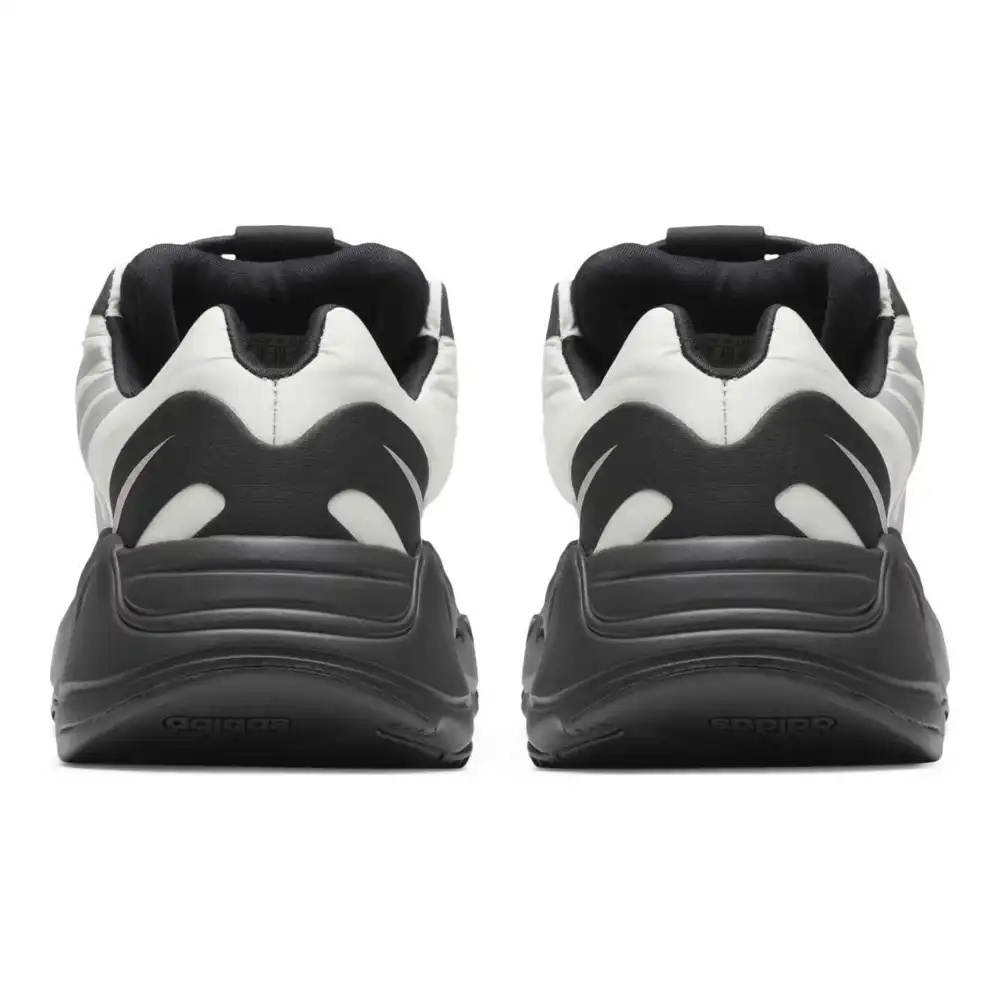 Yeezy Boost 700 MNVN Bone - Droper
