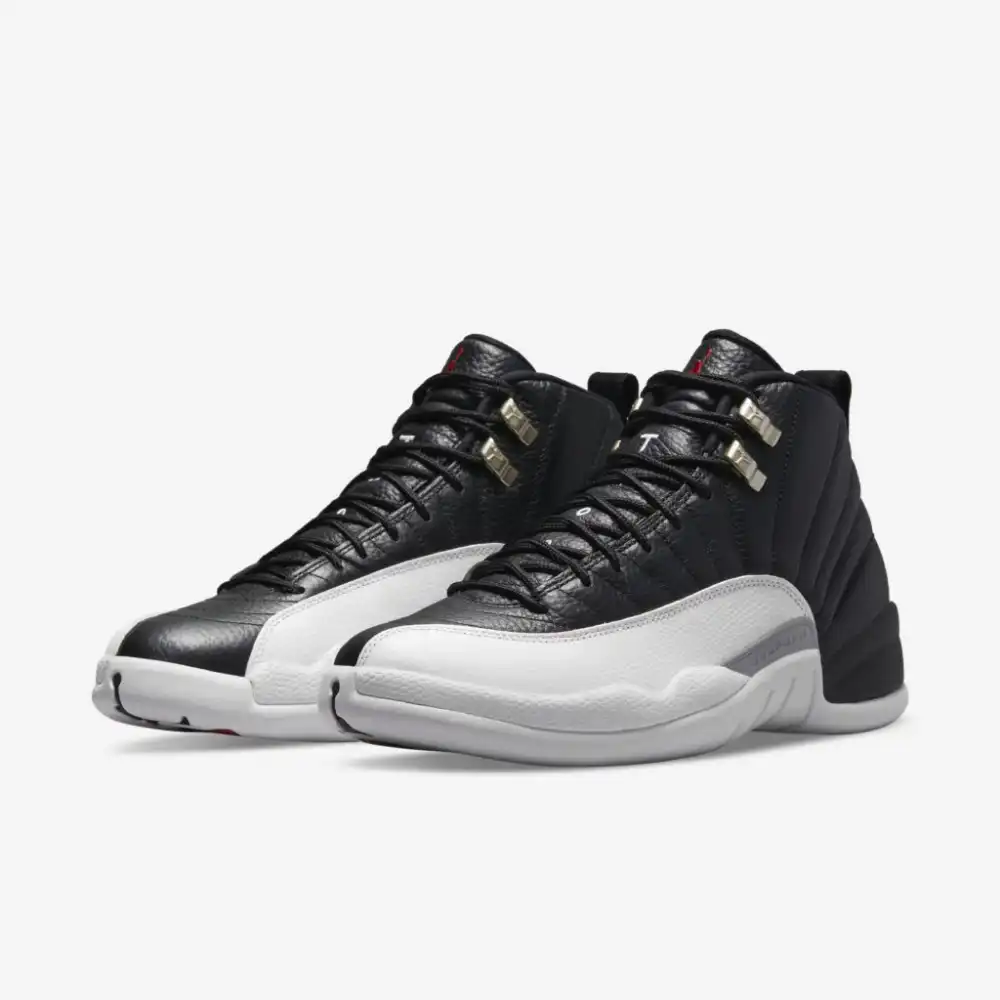 Black fashion air jordan 12s