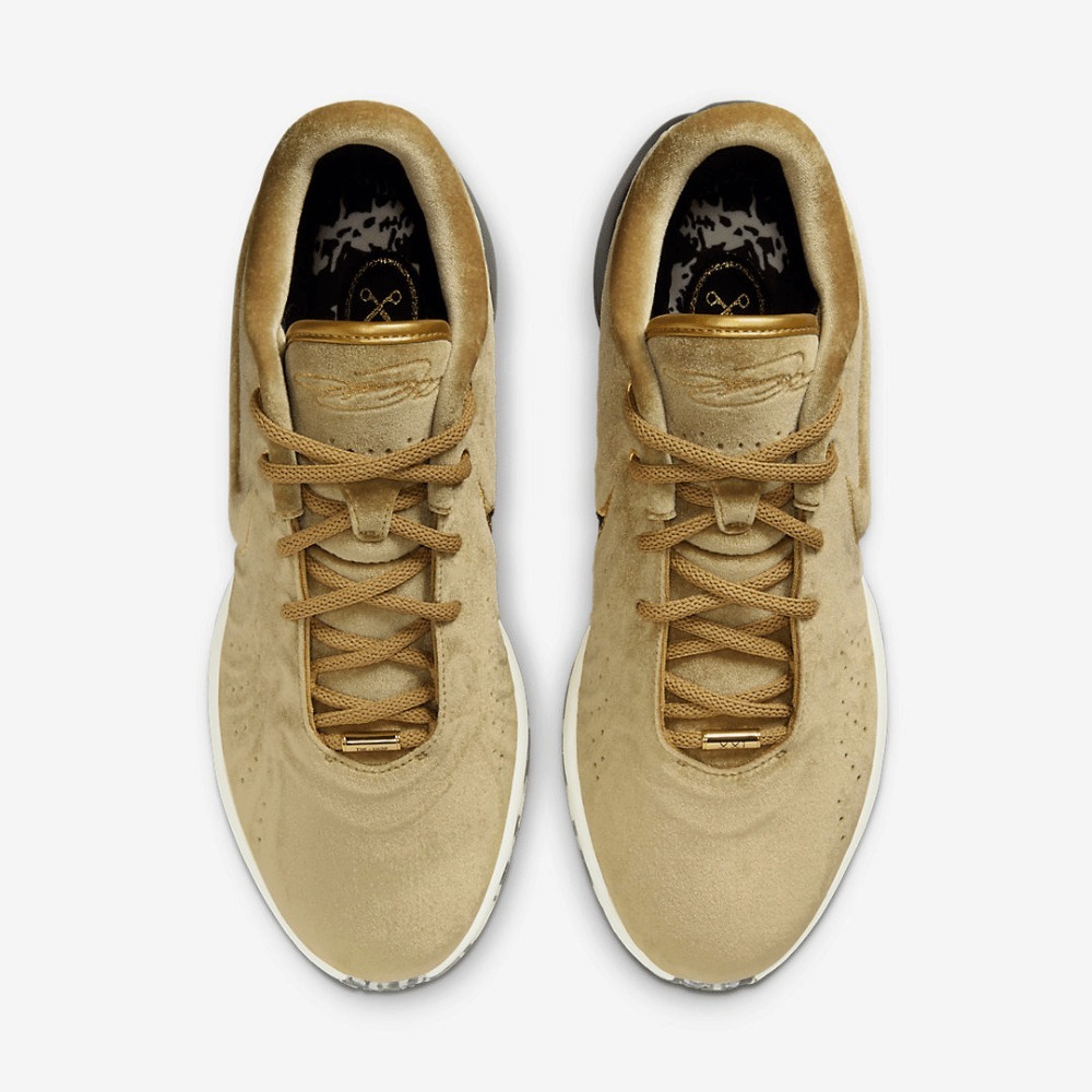 The Shop x Nike LeBron 21 Nobility foto 5