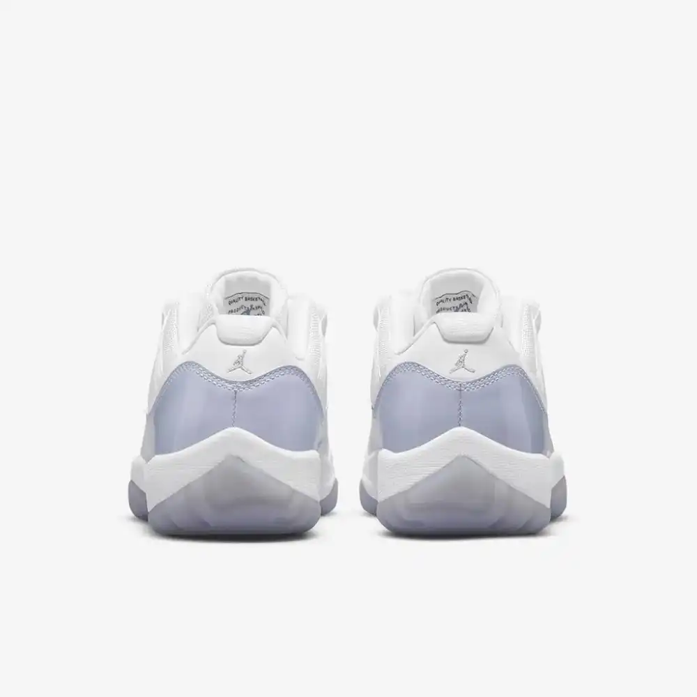 Air Jordan 11 Low Pure Violet foto 3