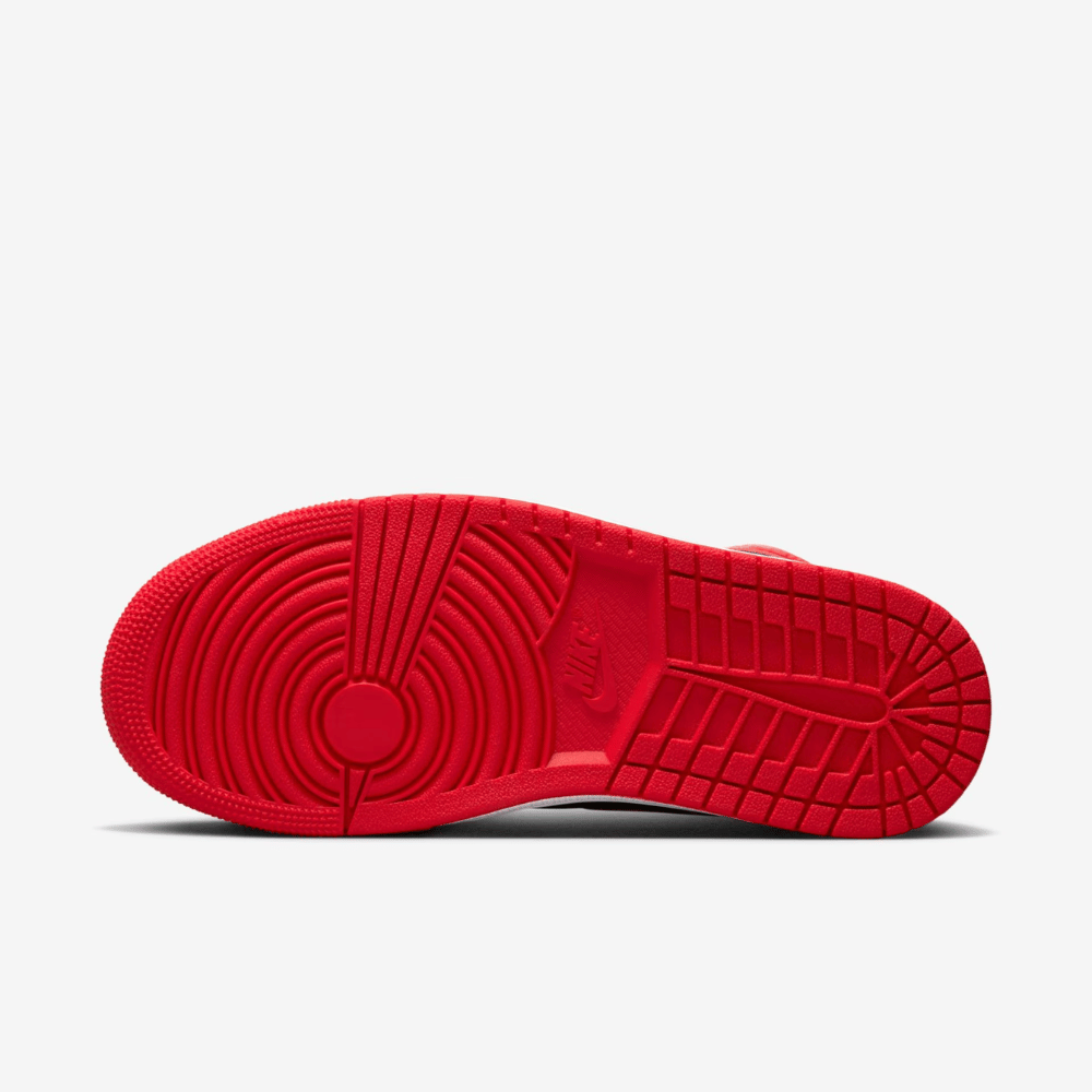 Air Jordan 1 High OG Satin Bred - Droper