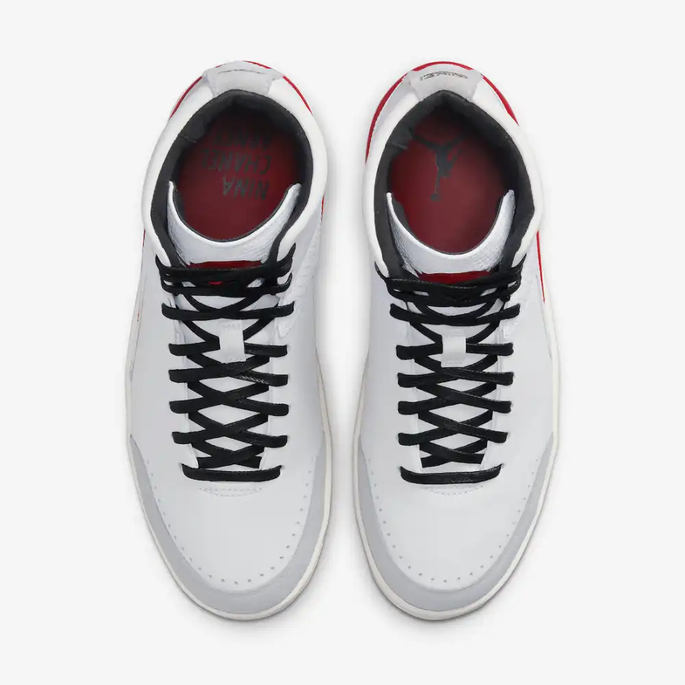 Nina Chanel Abney x Air Jordan 2 White and Gym Red foto 2