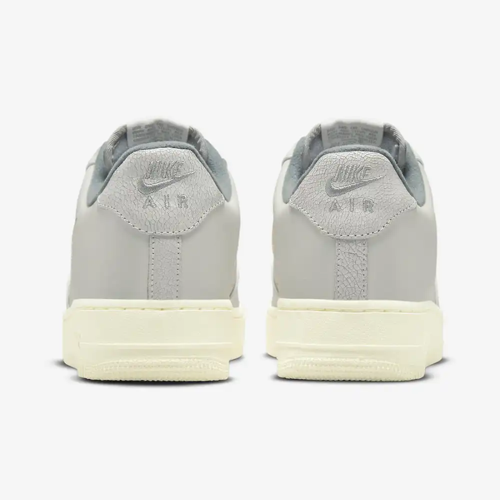 Nike Air Force 1 Light Bone and Coconut Milk foto 3
