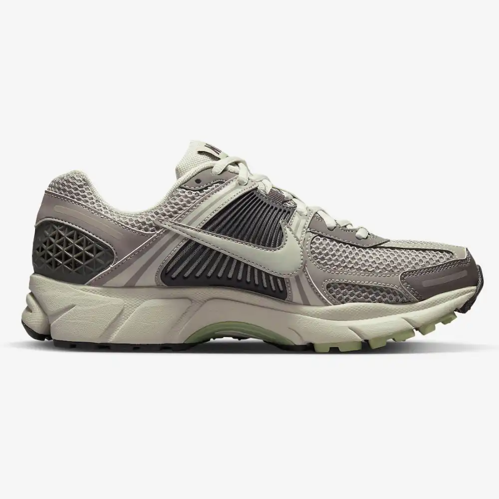 Imagem Nike Zoom Vomero 5 Cobblestone and Flat Pewter