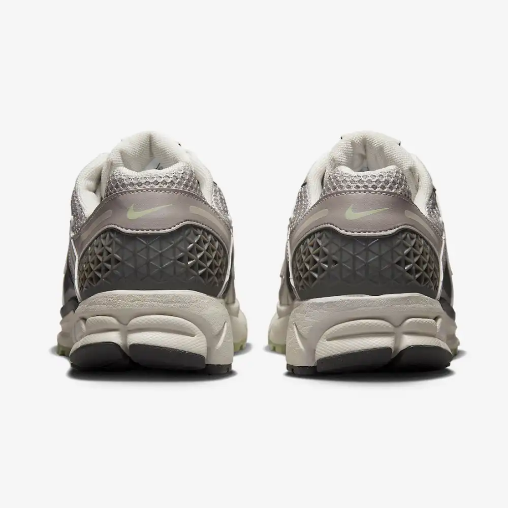 Nike Zoom Vomero 5 Cobblestone and Flat Pewter foto 4