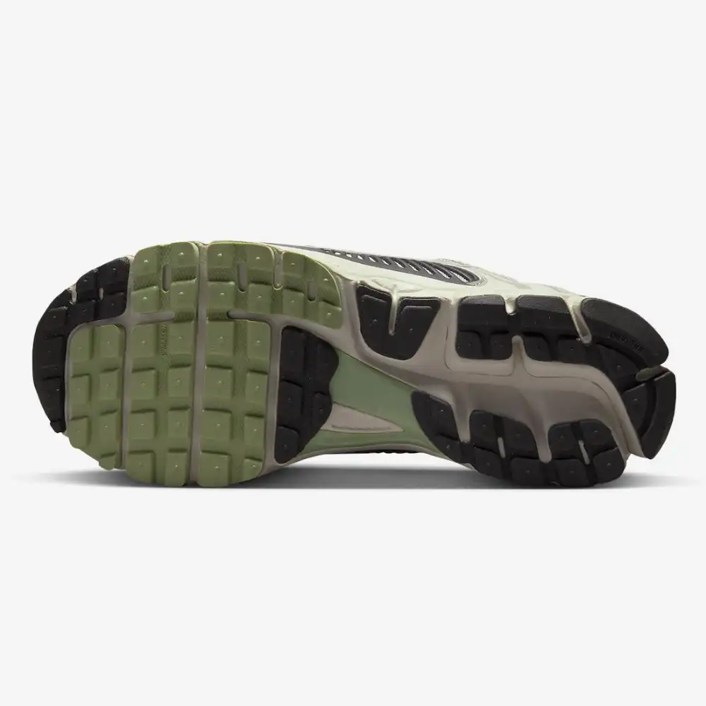 Nike Zoom Vomero 5 Cobblestone and Flat Pewter foto 5