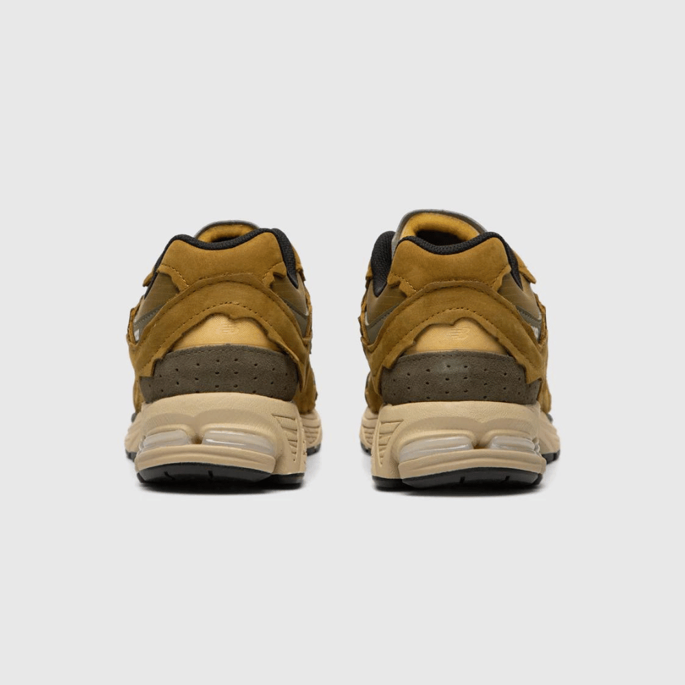 Imagem New Balance 2002R High Desert Dark Moss