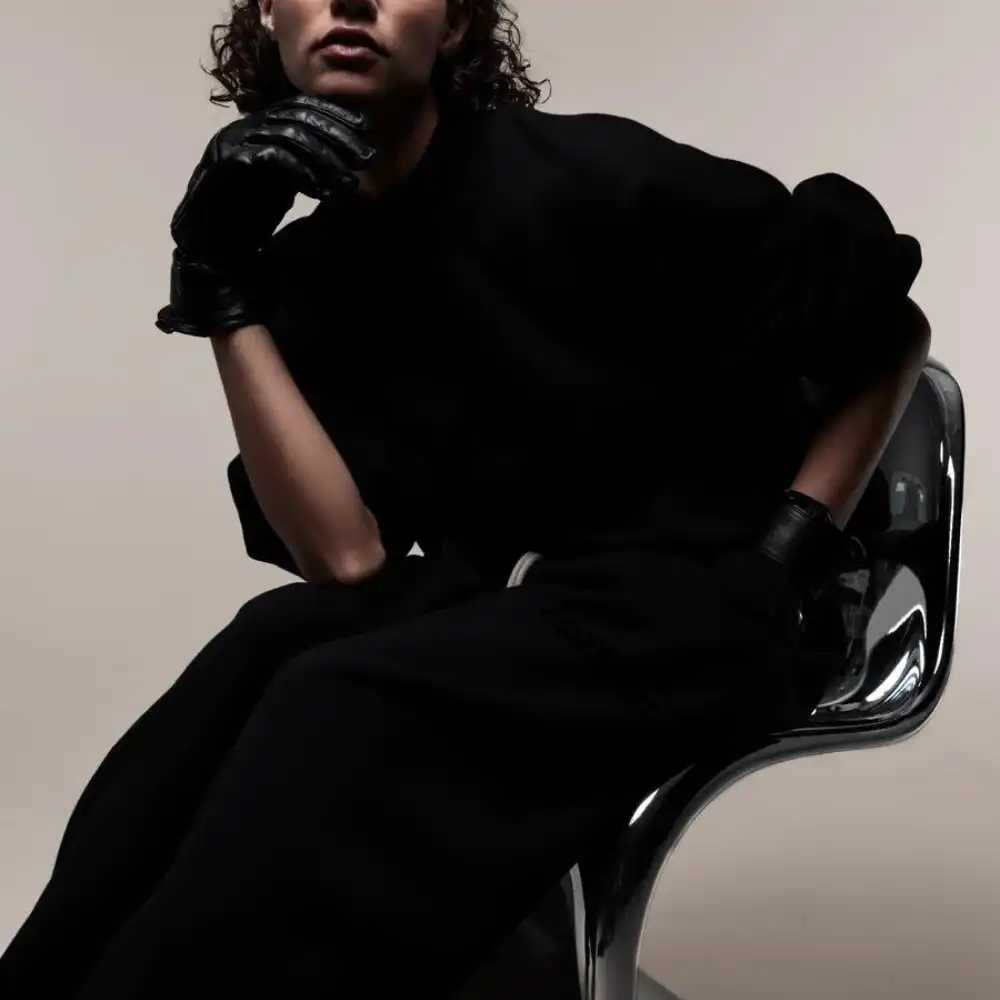 Moletom Crewneck Fear of God Essentials Black foto 5