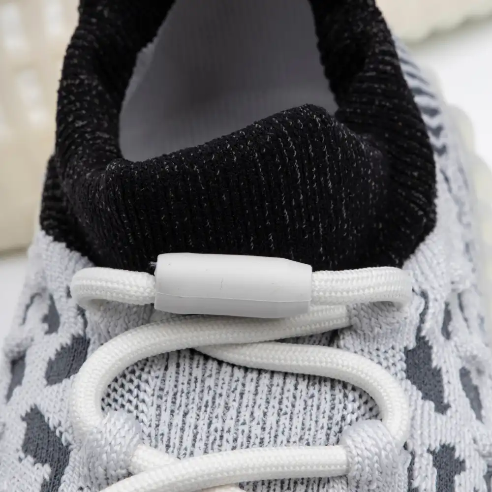 Yeezy 350 V2 CMPCT Slate White foto 7