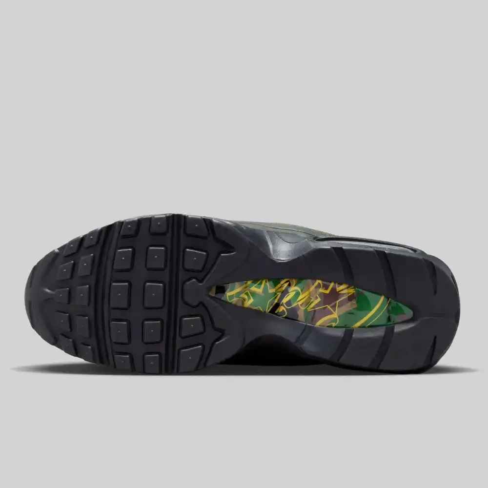 Corteiz x Nike Air Max 95 SP Gutta Green foto 5