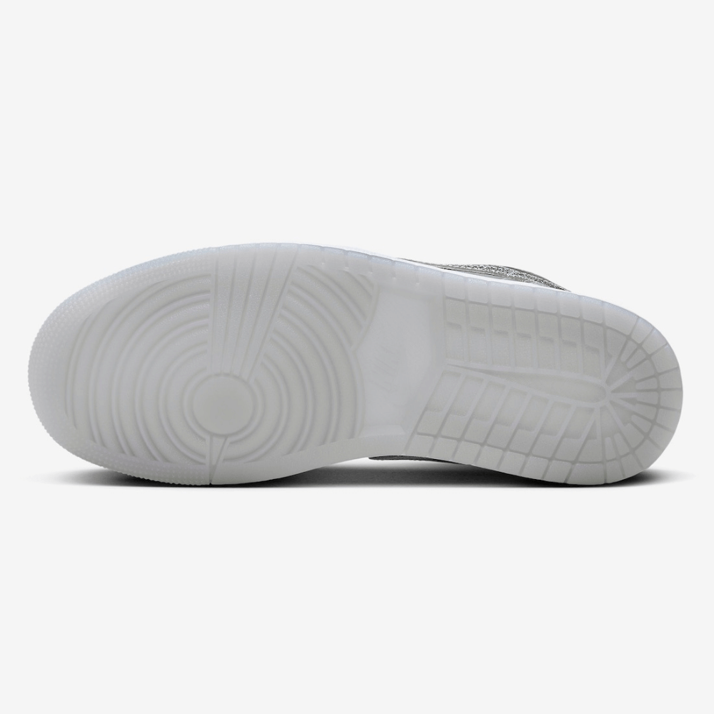 Air Jordan 1 Low SE Metallic Silver - Droper