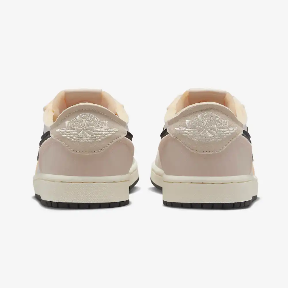 Air Jordan 1 Low OG EX White and Coconut Milk foto 4