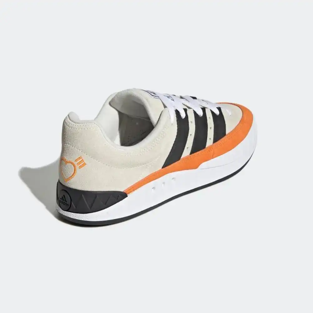 Human Made x adidas Adimatic Off White foto 4