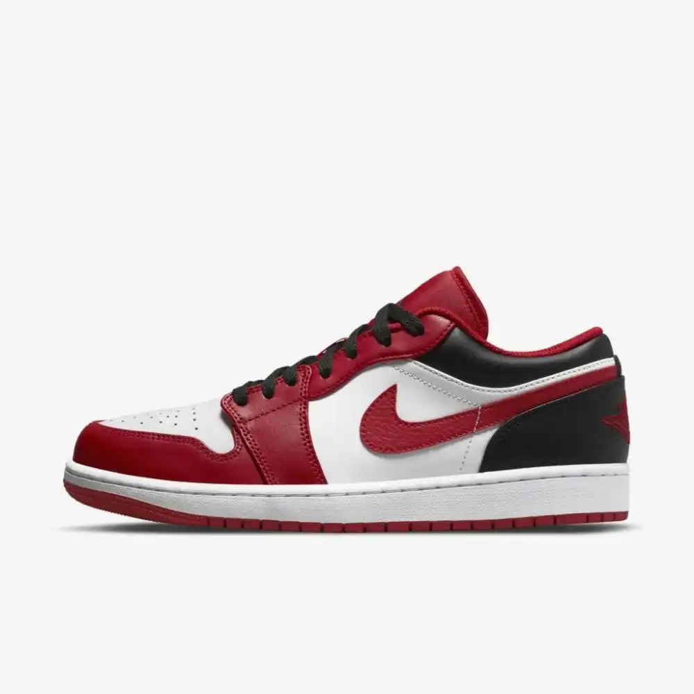 Black gym store red jordan 1