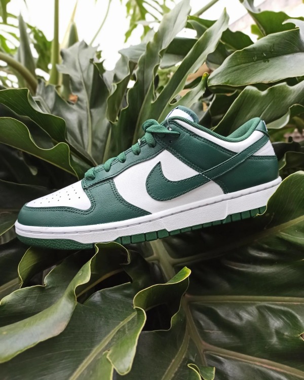 dunks varsity green