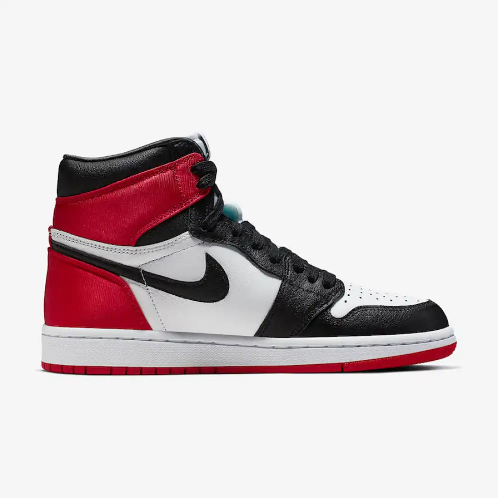 Jordan 1 satin black toe sales foot locker