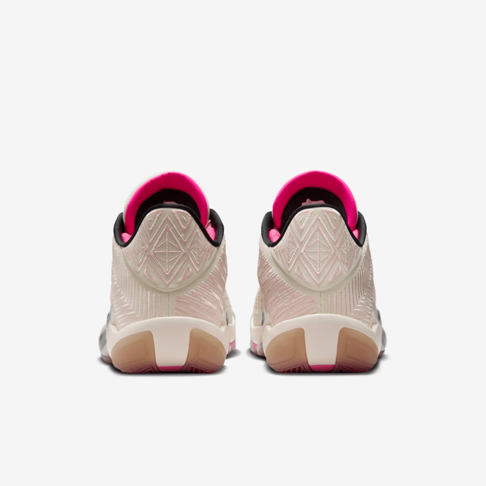 Air Jordan XXXVIII Low Coconut Milk foto 4
