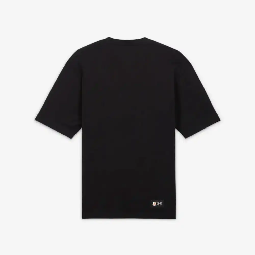 Undefeated x Jordan Camiseta Free Throw Black foto 1