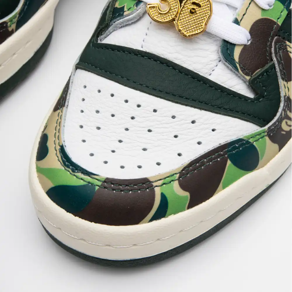 BAPE x adidas Forum 84 Low 30th Anniversary Green foto 6