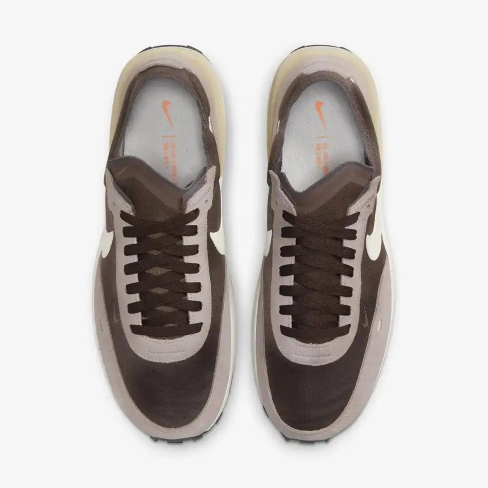 Nike Waffle One Light Chocolate foto 2
