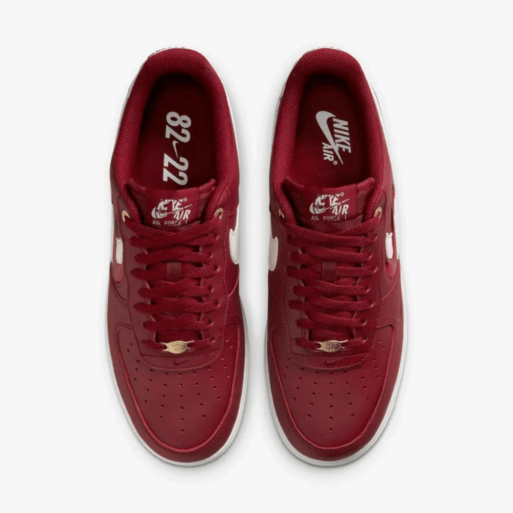 Nike Air Force 1 Low PRM Greatest Hits Pack Team Red foto 2