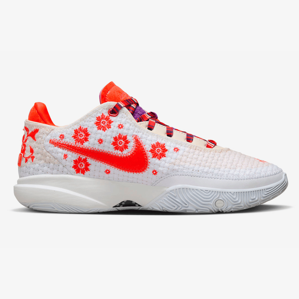 Mimi Plange x Nike LeBron 20 Premium Ceremony foto 3