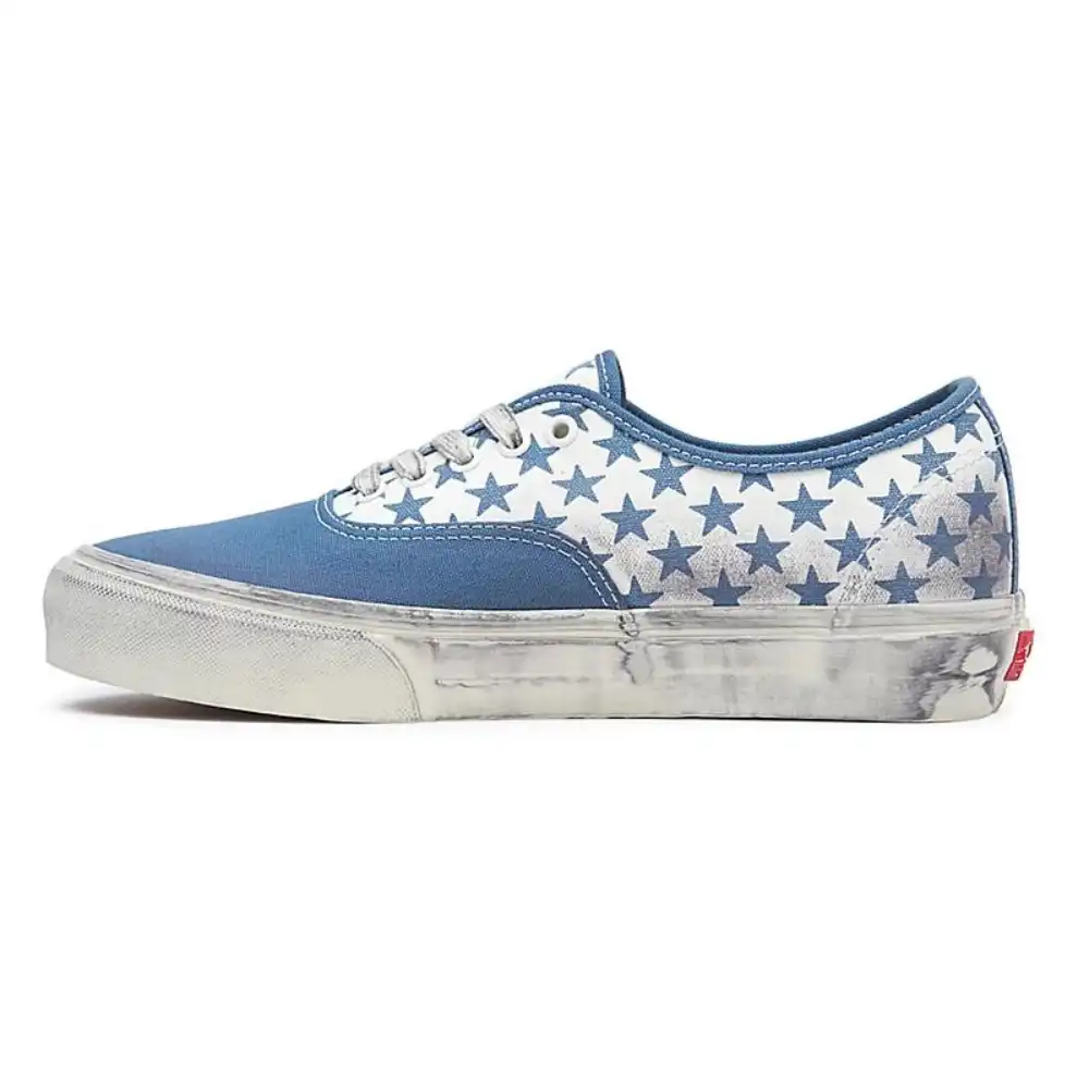Bianca Chandôn x Vault By Vans Authentic Blue and White foto 3