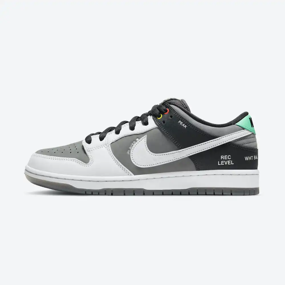 NIKE SB DUNK LOW PRO ISO VX1000CAMCORDER