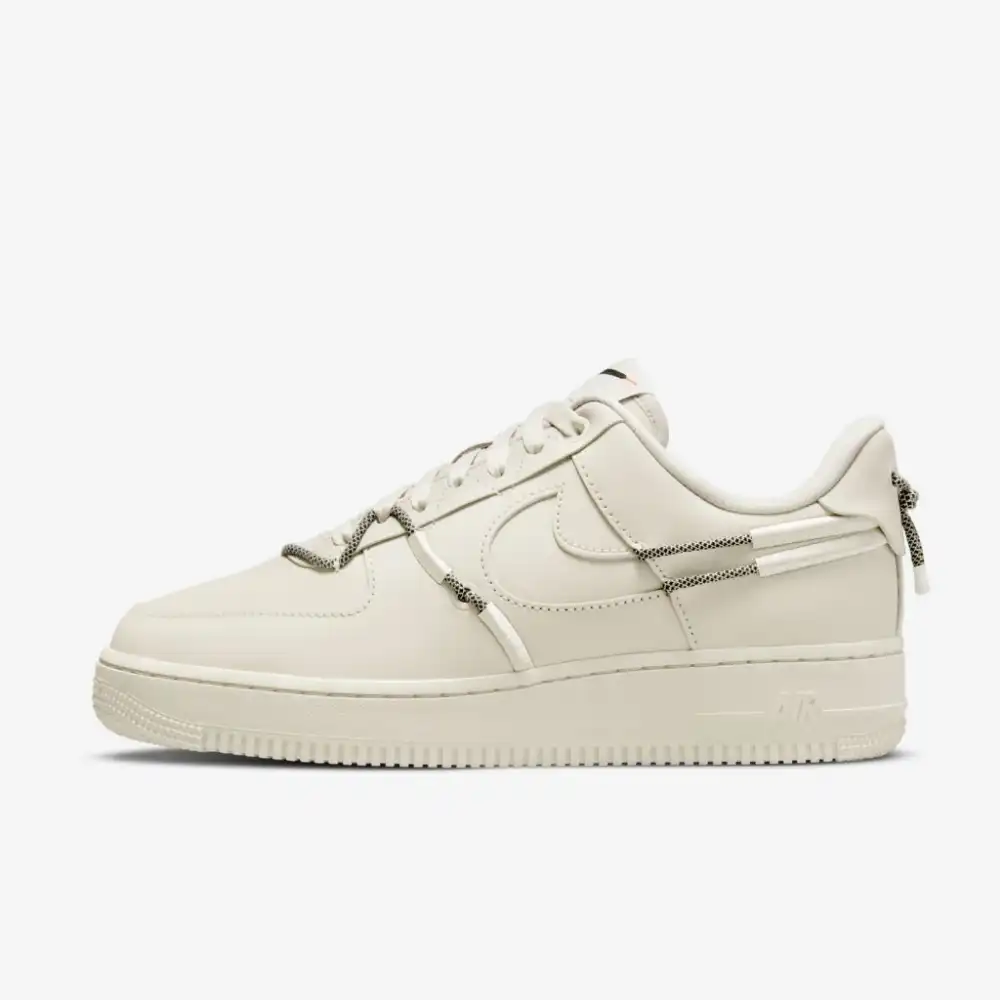 Nike Air Force 1 Light Orewood Brown foto 1