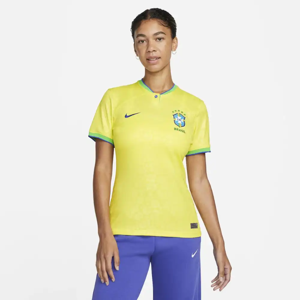 Camiseta Nike Brasil Swoosh Feminina - Nike