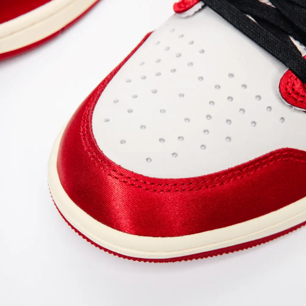 Air Jordan 1 Retro Low OG Trophy Room Away foto 6