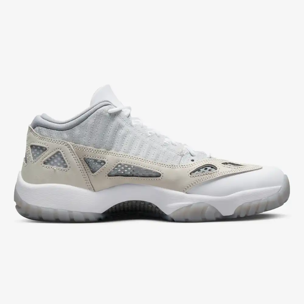 Air Jordan 11 Low IE Light Orewood Brown foto 3
